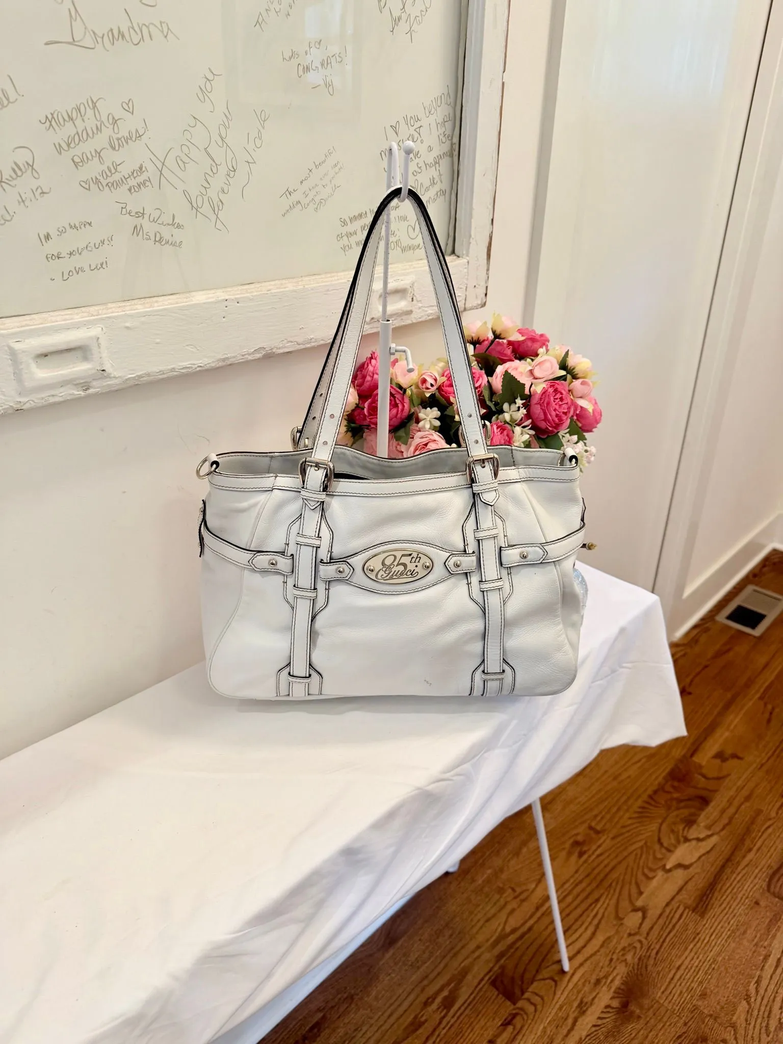 Authenticated White Leather Gucci Shoulder Bag with Gold Plaque — pre-owned luxury designer bag | LaceLuxx