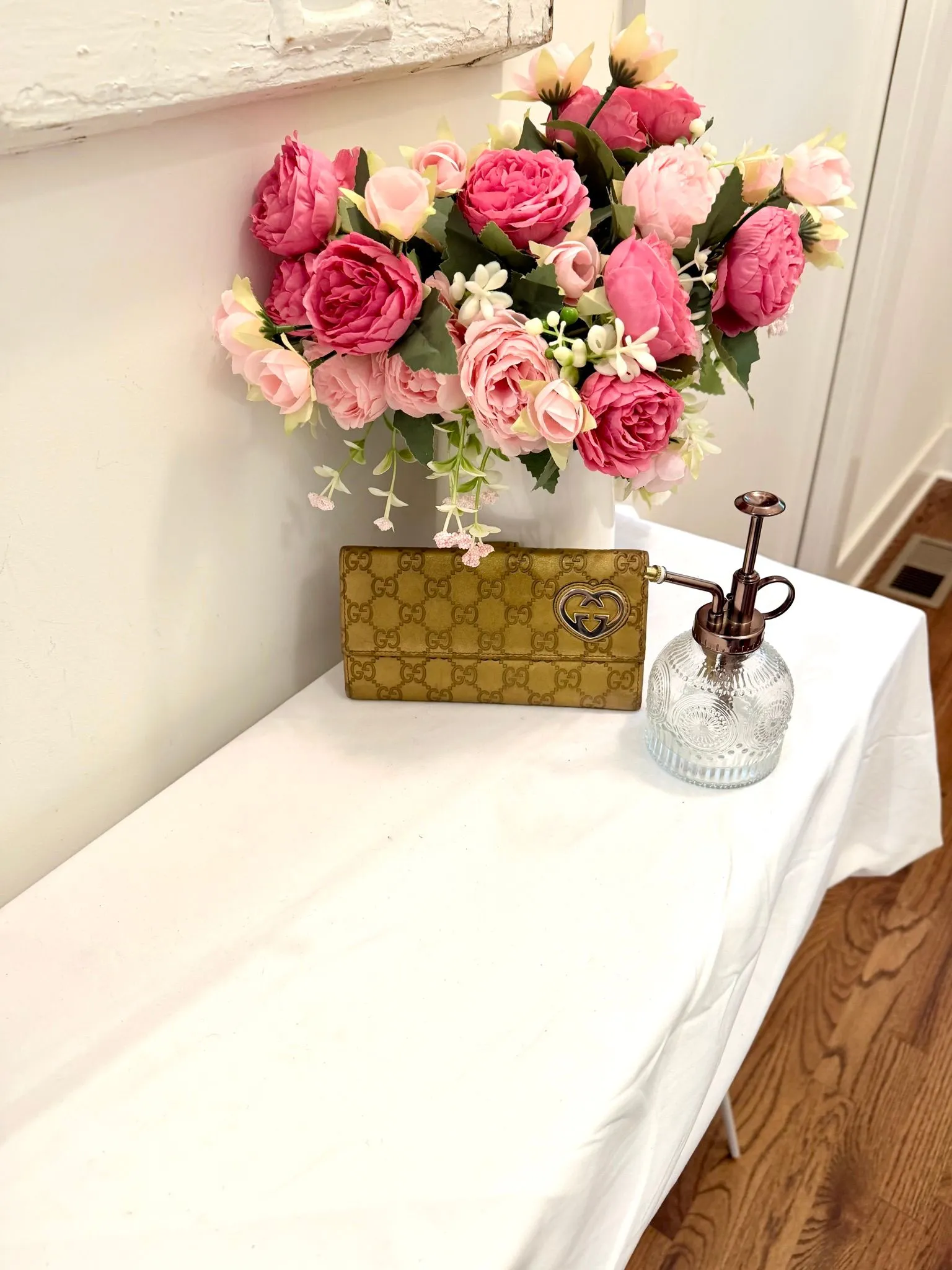 Authenticated Gold Gucci Guccisma Wallet - Marc Jacobs Era — pre-owned luxury designer bag | LaceLuxx