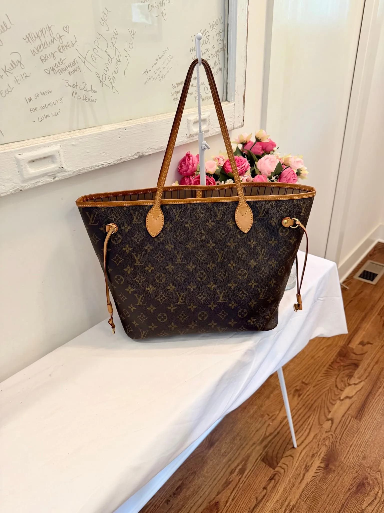 Authenticated Louis Vuitton Monogram Neverful MM — pre-owned luxury designer bag | LaceLuxx